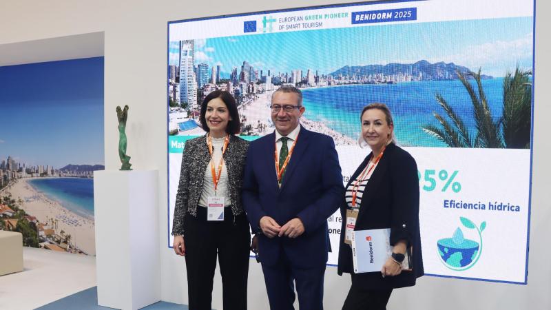 Benidorm estrena en Fitur su título europeo de destino Pionero Verde de Turismo Inteligente 2025 